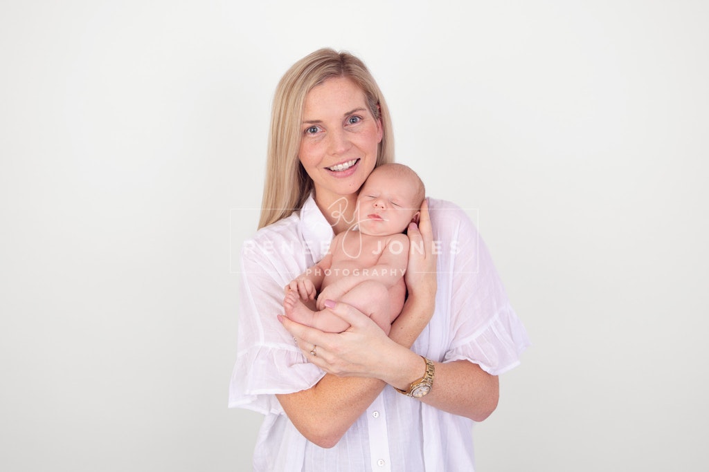 New Mum - Brisbane Baby Photographer - New mum with her new baby