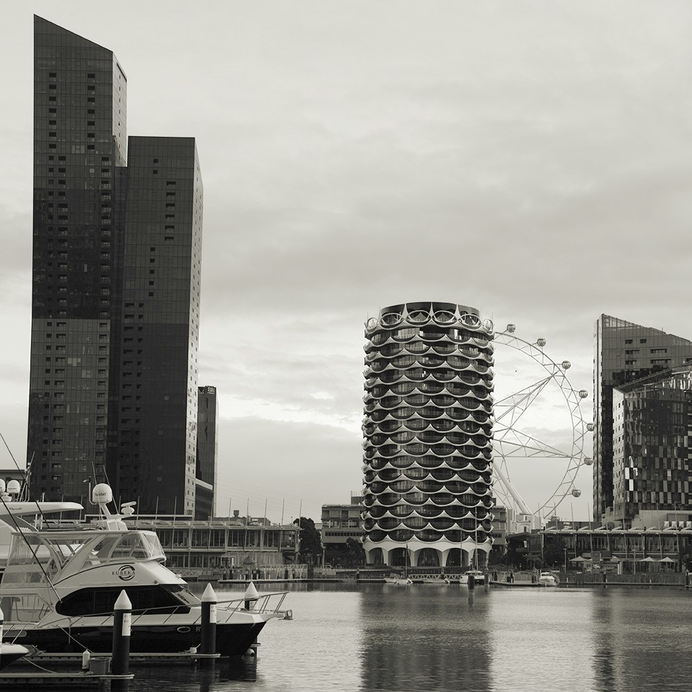 Docklands Apartment and Southern Cross Wheel