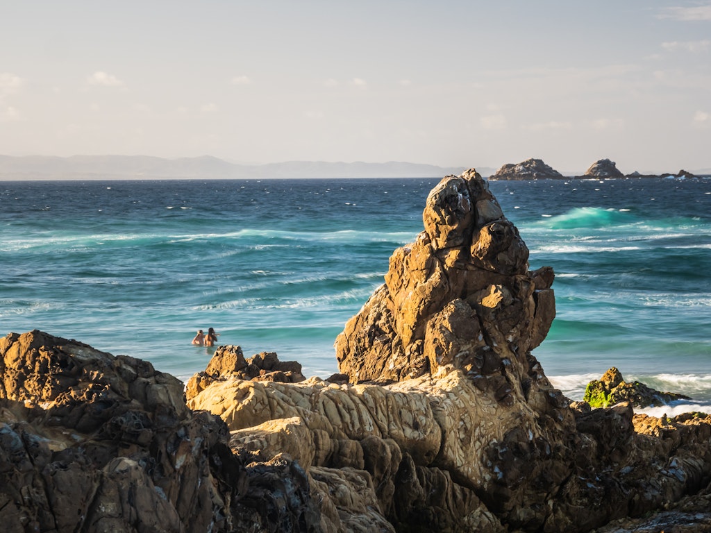 Byron Bay Rocks - The rocky Little Wategos beach sitting underneath the famous Byron Bay Lighthouse.